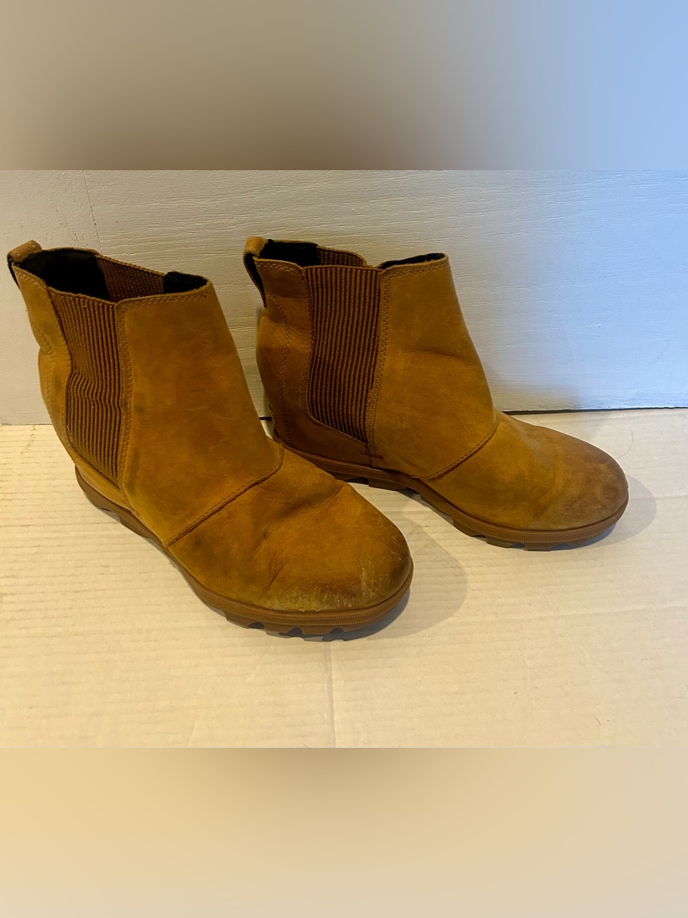 Sorel Women's Chelsea Ankle Boots in Cognac Brown Suede